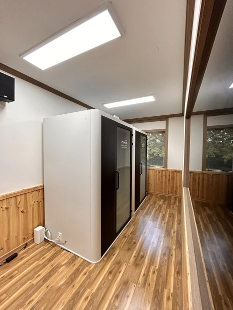 콜라박스 AI면접부스 설치 후 문경대학교 공간
