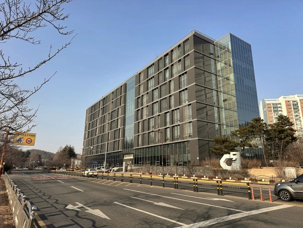 포항공과대학교 POSTECH 캠퍼스 건물 전경
