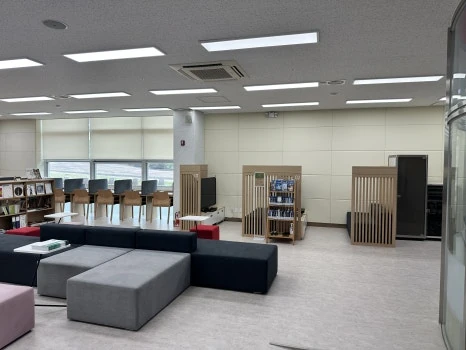 콜라박스 설치 전 한국전통문화대학교 도서관 카페테리아