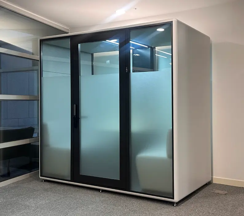 집중력 높이는 탁 트인 COLABOX Meet